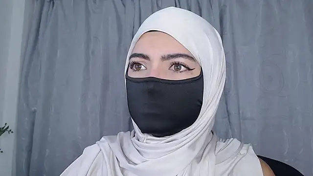 Snapshot of jade_nassar chatting on 27, 5, 2026 jade nassar online show from 27, 5, 2026