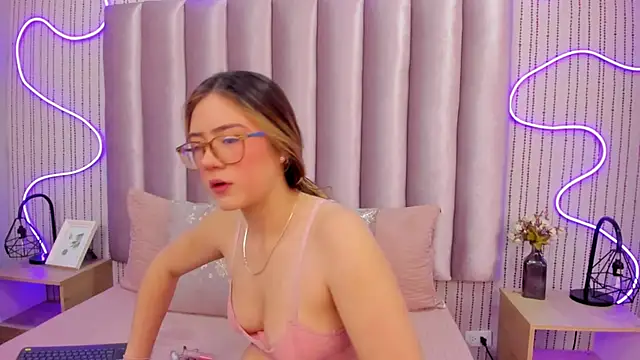 SamanthaPeachss online show from 21, 11, 2025