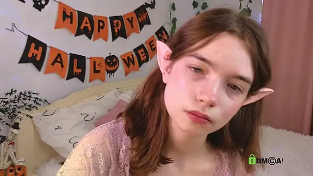 Snapshot of Evi_Brook chatting on 18, 10, 2025 Evi Brook online show from 18, 10, 2025