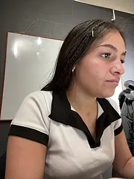 Snapshot of Alyha_Cortes chatting on 19, 9, 2025 Alyha Cortes online show from 19, 9, 2025