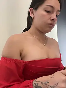 Snapshot of Alyha_Cortes chatting on 28, 10, 2025 Alyha Cortes online show from 28, 10, 2025