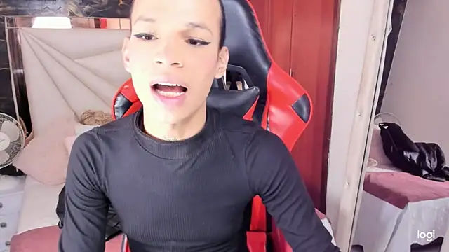 Snapshot of sara_slut21 chatting on 19, 12, 2024 sara slut21 online show from 19, 12, 2024