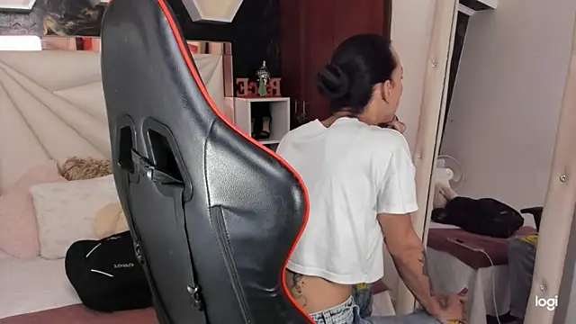 Snapshot of sara_slut21 chatting on 21, 12, 2024 sara slut21 online show from 21, 12, 2024