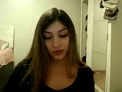 Snapshot of Becca_B chatting on 29, 4, 2026 Becca B online show from 29, 4, 2026