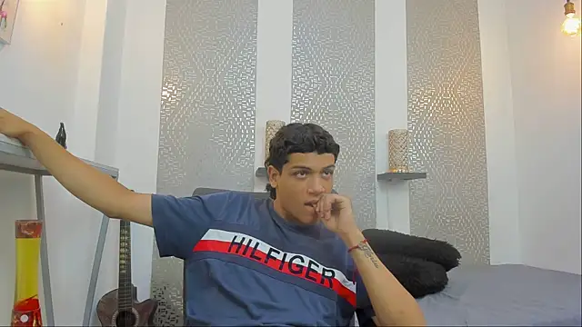 Snapshot of kinky_spice69 chatting on 20, 9, 2025 kinky spice69 online show from 20, 9, 2025