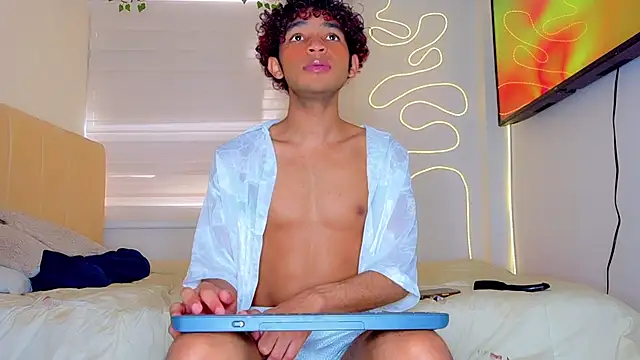 Snapshot of Aaron_Wiinter chatting on 23, 9, 2025 Aaron Wiinter online show from 23, 9, 2025