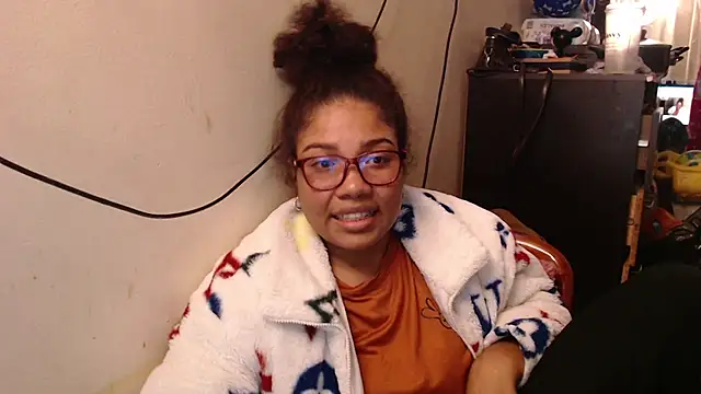 Snapshot of madelene chatting on 4, 3, 2026 madelene online show from 4, 3, 2026