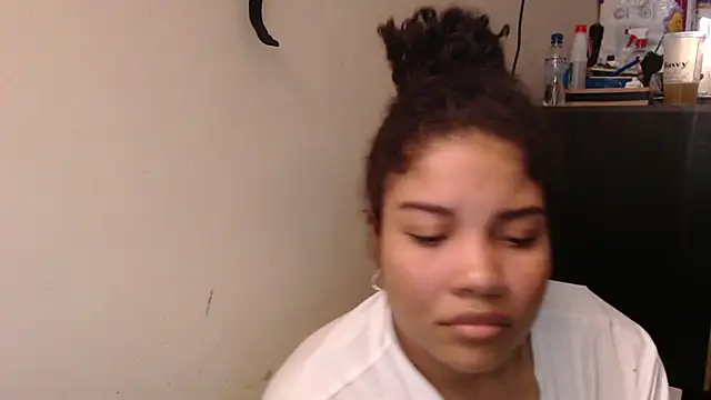 Snapshot of madelene chatting on 2, 5, 2026 madelene online show from 2, 5, 2026
