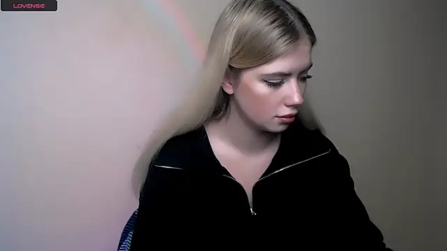 AliceHotty  online show from 2, 12, 2025