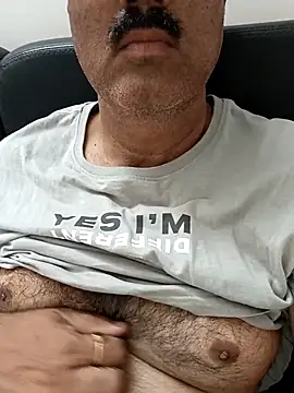 Snapshot of moonflower25 chatting on 6, 2, 2026 moonflower25 online show from 6, 2, 2026