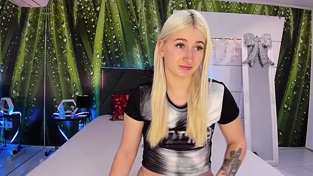 HollyTailors online show from 16, 12, 2025