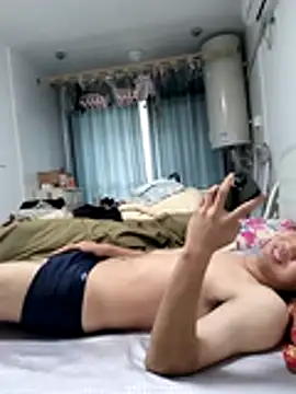 huanhuanaaaaa online show from 4, 6, 2026