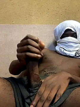 Snapshot of BritishSlither2257_iml chatting on 16, 11, 2025 BritishSlither2257 iml online show from 16, 11, 2025