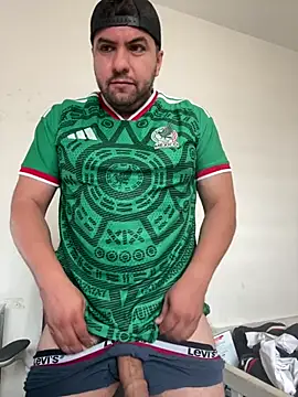 Snapshot of raulgzz4 chatting on 7, 7, 2026 raulgzz4 online show from 7, 7, 2026