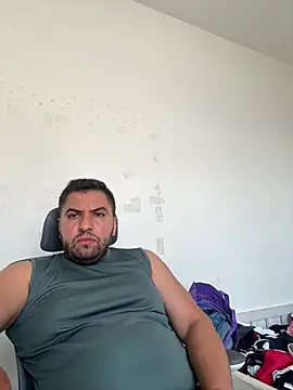 Snapshot of raulgzz4 chatting on 21, 7, 2026 raulgzz4 online show from 21, 7, 2026
