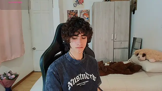 Nude Boy18 online show from 6, 2, 2026