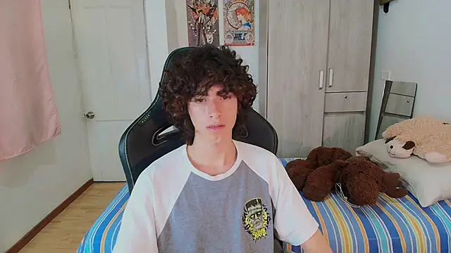 Nude Boy18 online show from 13, 3, 2026