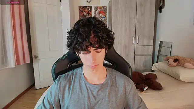 Nude Boy18 online show from 2, 4, 2026