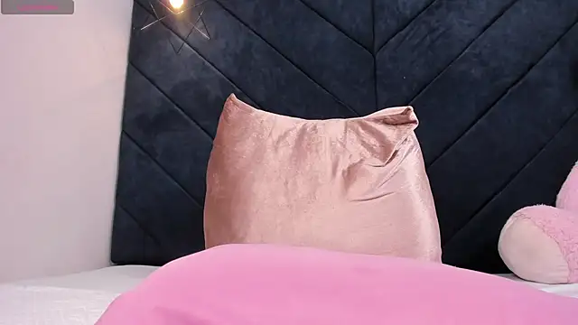 momo ayasse online show from 17, 2, 2026