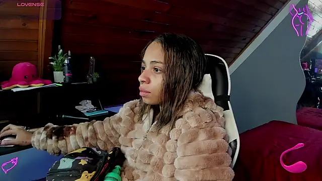 Snapshot of yumi_hanna chatting on 23, 12, 2025 yumi hanna online show from 23, 12, 2025