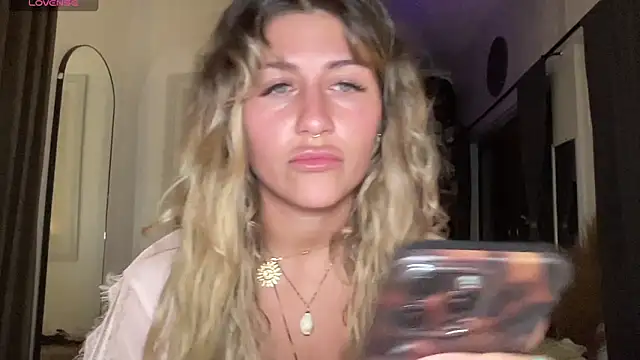 GoddessDove online show from 6, 4, 2026