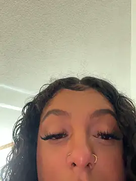 Snapshot of allybluee777 chatting on 13, 11, 2025 allybluee777 online show from 13, 11, 2025