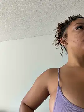 Snapshot of allybluee777 chatting on 14, 11, 2025 allybluee777 online show from 14, 11, 2025