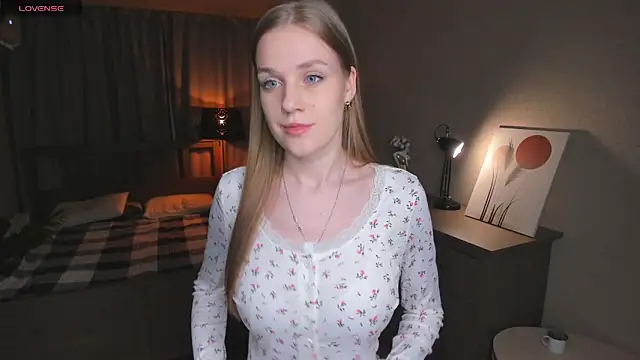 OdellaFrake online show from 12, 11, 2025