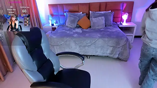 Catti Brie online show from 9, 11, 2025