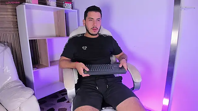 Snapshot of Axel_grey_ chatting on 16, 10, 2025 Axel grey online show from 16, 10, 2025