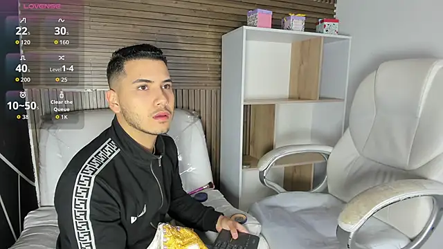 Snapshot of Axel_grey_ chatting on 19, 10, 2025 Axel grey online show from 19, 10, 2025