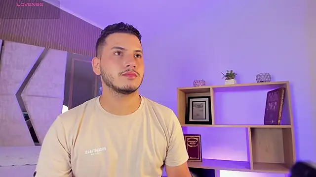Snapshot of Axel_grey_ chatting on 16, 7, 2026 Axel grey online show from 16, 7, 2026