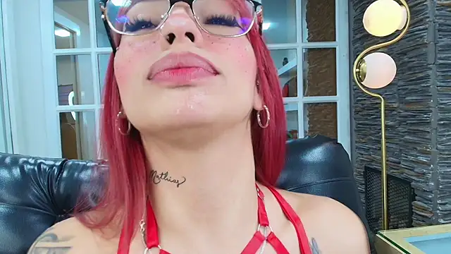 Snapshot of miss___abigail chatting on 18, 12, 2025 miss abigail online show from 18, 12, 2025