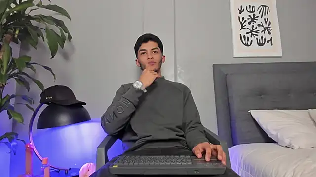 Tylerffoxx online show from 21, 6, 2026