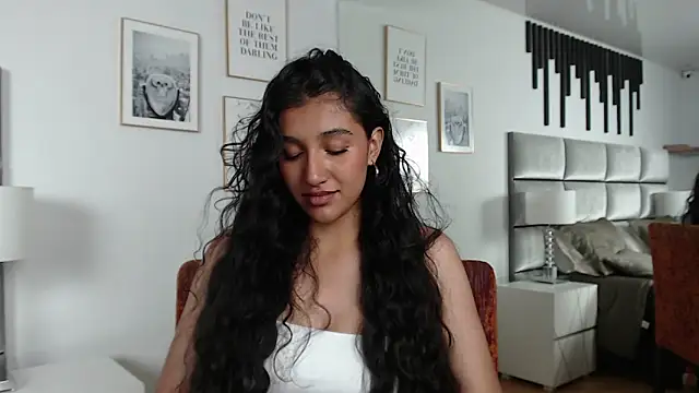 ValentiinaCruz online show from 13, 11, 2025