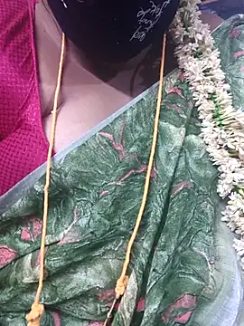 Snapshot of TAMIL_ELAKKIYA chatting on 19, 9, 2025 TAMIL ELAKKIYA online show from 19, 9, 2025