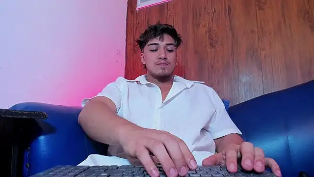 Snapshot of juanmechanic_ chatting on 1, 6, 2026 juanmechanic online show from 1, 6, 2026