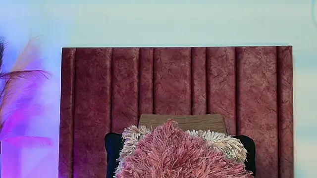 IvyJhons online show from 9, 9, 2025