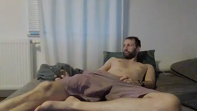 Snapshot of XLBarehengst chatting on 4, 12, 2025 XLBarehengst online show from 4, 12, 2025