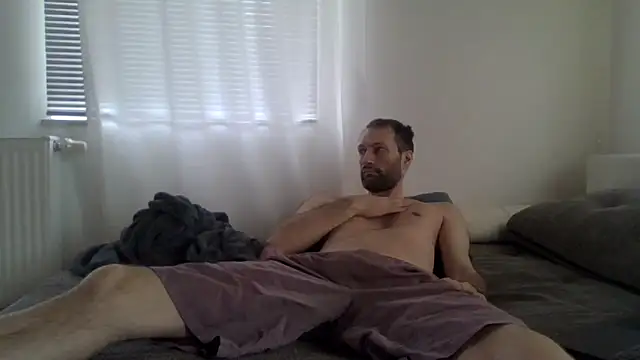 Snapshot of XLBarehengst chatting on 27, 2, 2026 XLBarehengst online show from 27, 2, 2026