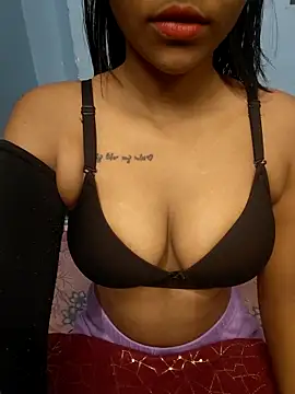 Snapshot of Ema-01 chatting on 9, 10, 2025 Ema-01 online show from 9, 10, 2025