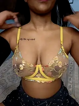 Snapshot of Ema-01 chatting on 15, 11, 2025 Ema-01 online show from 15, 11, 2025