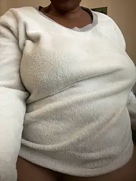 Snapshot of Ebonyboobsmilk chatting on 5, 12, 2025 Ebonyboobsmilk online show from 5, 12, 2025