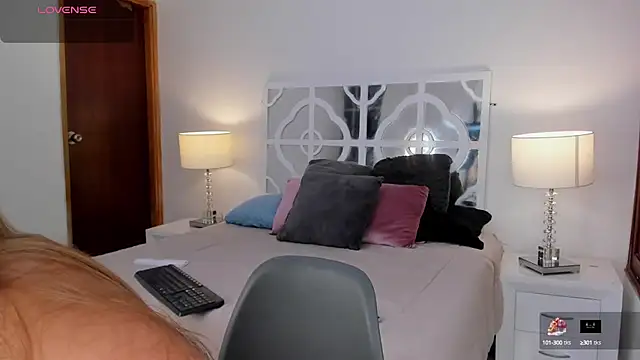 MikaelaStone online show from 16, 10, 2025