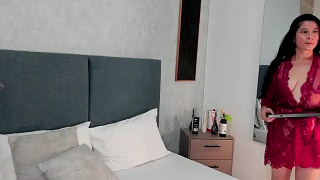 Snapshot of ShanelEvans chatting on 12, 11, 2025 ShanelEvans online show from 12, 11, 2025