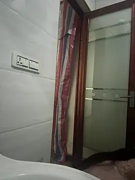 crhong666 online show from 7, 2, 2026