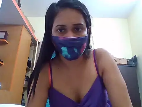 Curvyqueenz online show from 6, 11, 2025