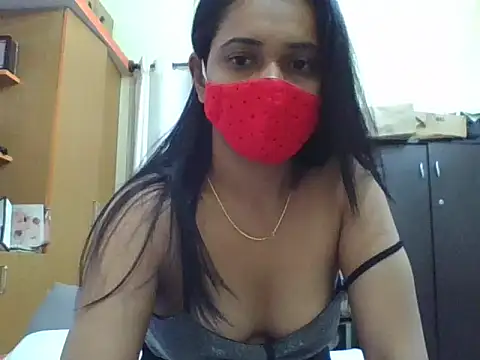 Curvyqueenz online show from 18, 12, 2025