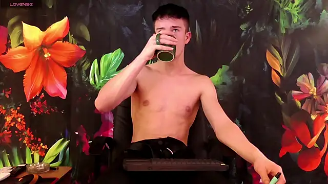 Snapshot of SirReed chatting on 24, 11, 2025 SirReed online show from 24, 11, 2025