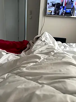 Snapshot of LesAmantsAE2 chatting on 16, 10, 2025 LesAmantsAE2 online show from 16, 10, 2025